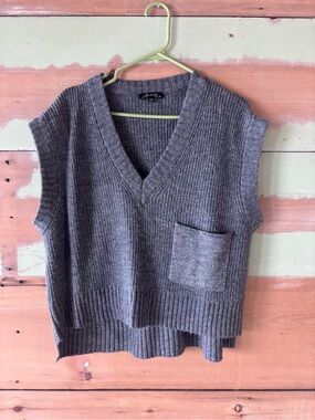 Charlies Gray Ribbed Knit V-Neck Sweater Vest